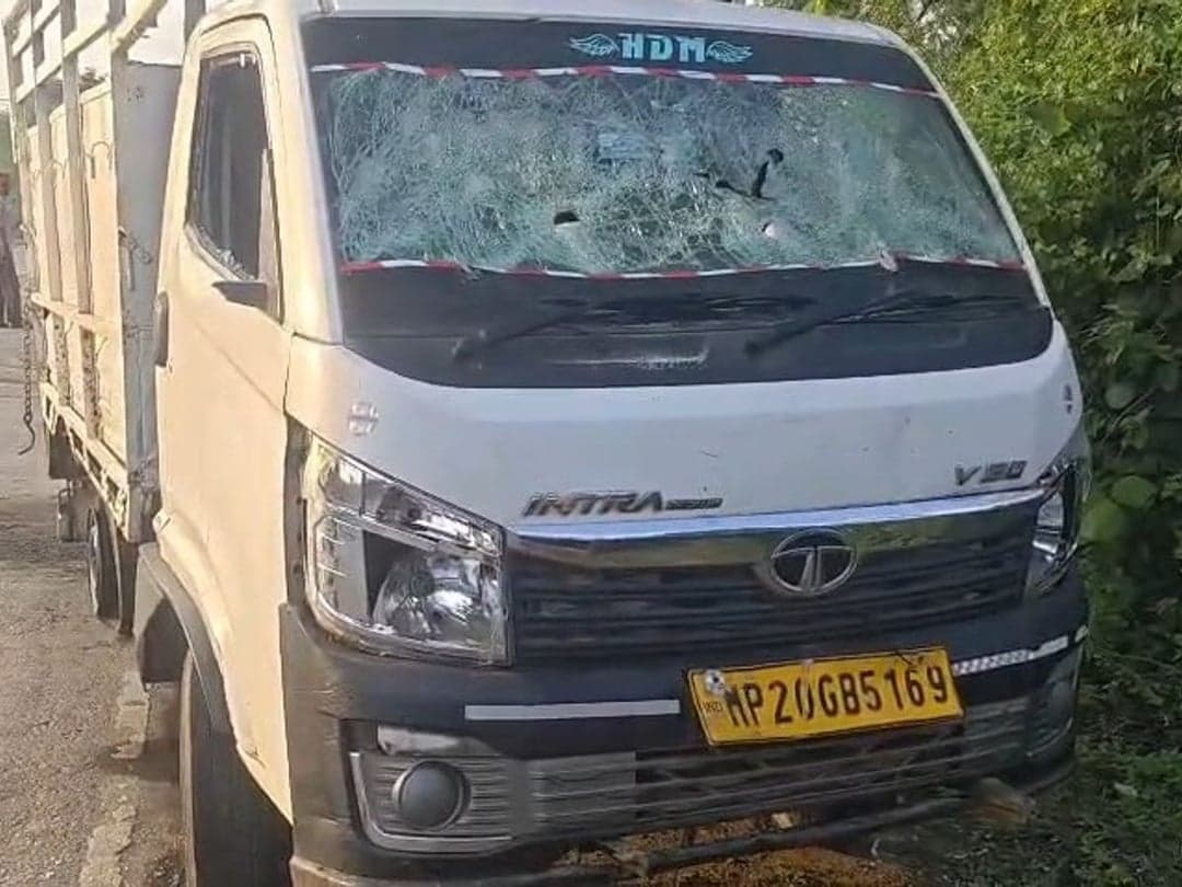मवेशी चोरी के खिलाफ ग्रामीणों ने दिखाई एकजुटता, दो आरोपियों को पकड़कर पुलिस को सौंपा
