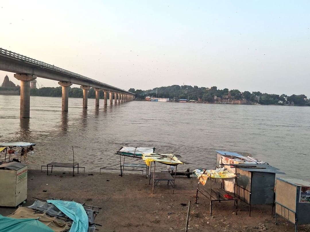 बरगी डेम के गेट बंद होने से नर्मदा का जलस्तर घटा