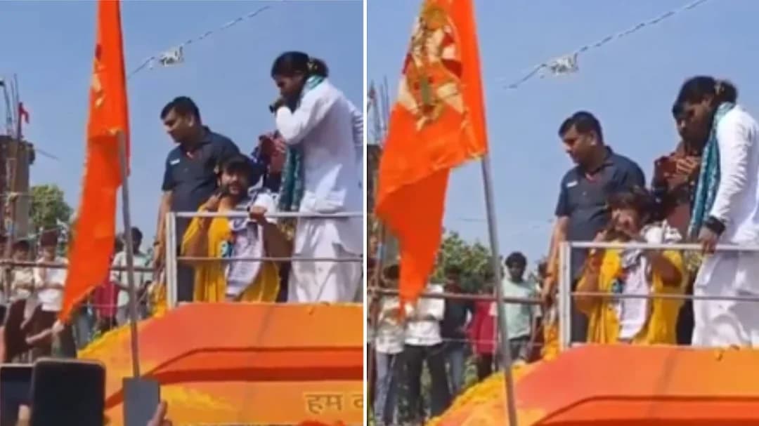 धार्मिक यात्रा के दौरान धीरेंद्र शास्त्री ने गरबा आयोजनों पर दिया विवादित बयान