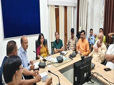 कलेक्टर की अध्यक्षता में उमरिया में शांति समिति की बैठक संपन्न: त्योहारों को लेकर सुरक्षा और सौहार्द पर जोर