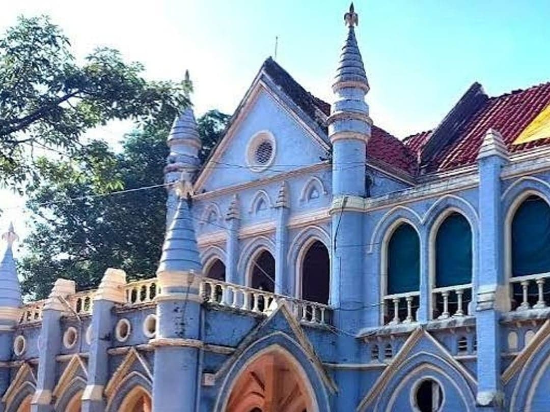 हाईकोर्ट ने मांगी ताजा रिपोर्ट, फायर सेफ्टी के बिना पंजीयन पर सवाल