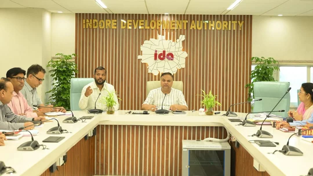 इंदौर में बुनियादी ढांचे के लिए एरोसिटी और फ्लाईओवरों का विकास