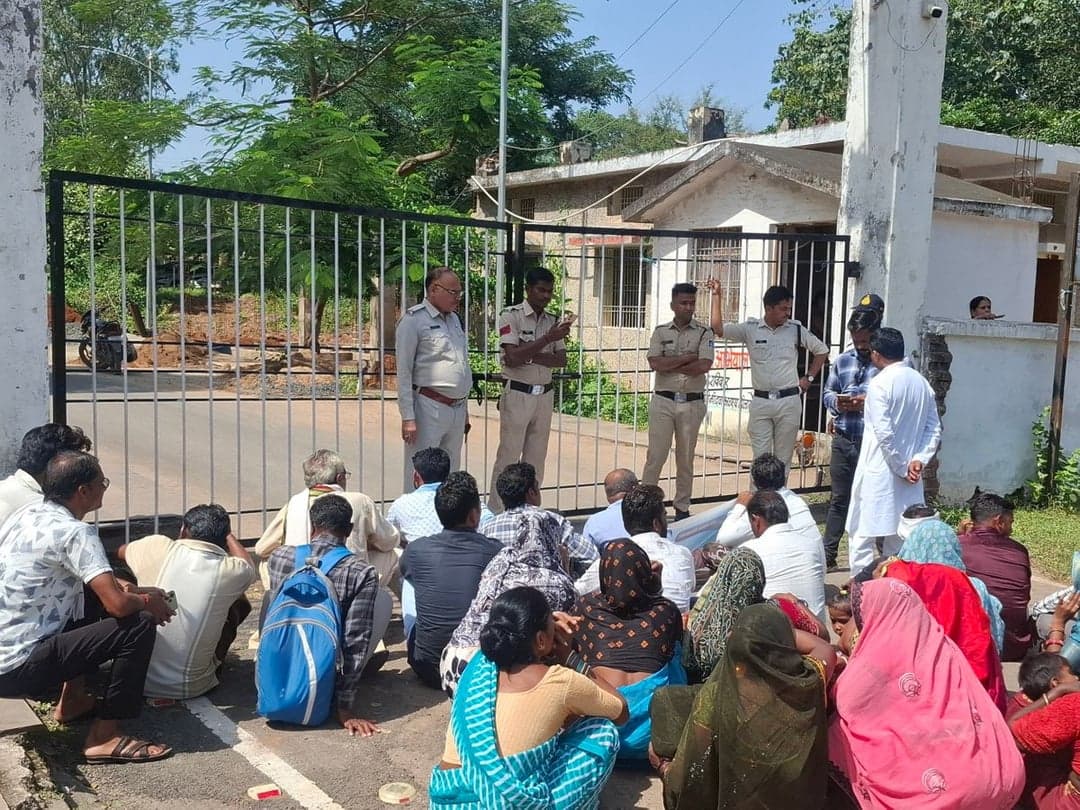 कटनी: तहसीलदारों के निलंबन के लिए ओबीसी महासभा का प्रदर्शन, भ्रष्टाचार के लगे आरोप