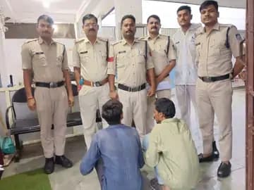 सागर पुलिस ने चोरी की बाइक के साथ दो चोरों को पकड़ा