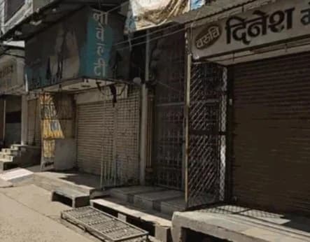 उज्जैन में शाही मस्जिद के पास कर्फ्यू, बाजार बंद होने से व्यापार प्रभावित