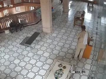 दमोह के जैन मंदिर में हुई चोरी