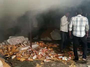 इछावर फैक्ट्री में भीषण आग, लाखों का नुकसान