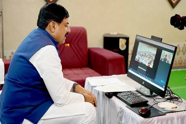 किसानों की आय बढ़ाने पर जोर, मुख्यमंत्री ने कहा कृषि के साथ अन्य साधन भी महत्वपूर्ण