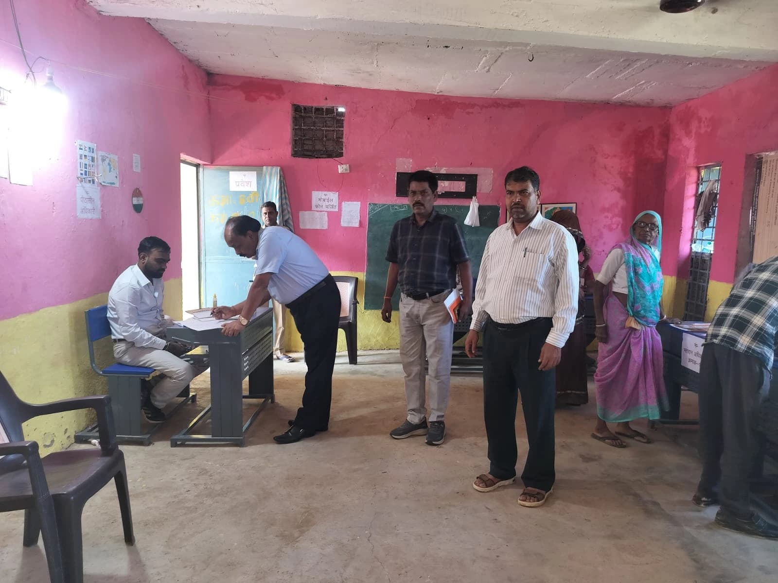 उप-निर्वाचन में हुआ 51.5 प्रतिशत मतदान