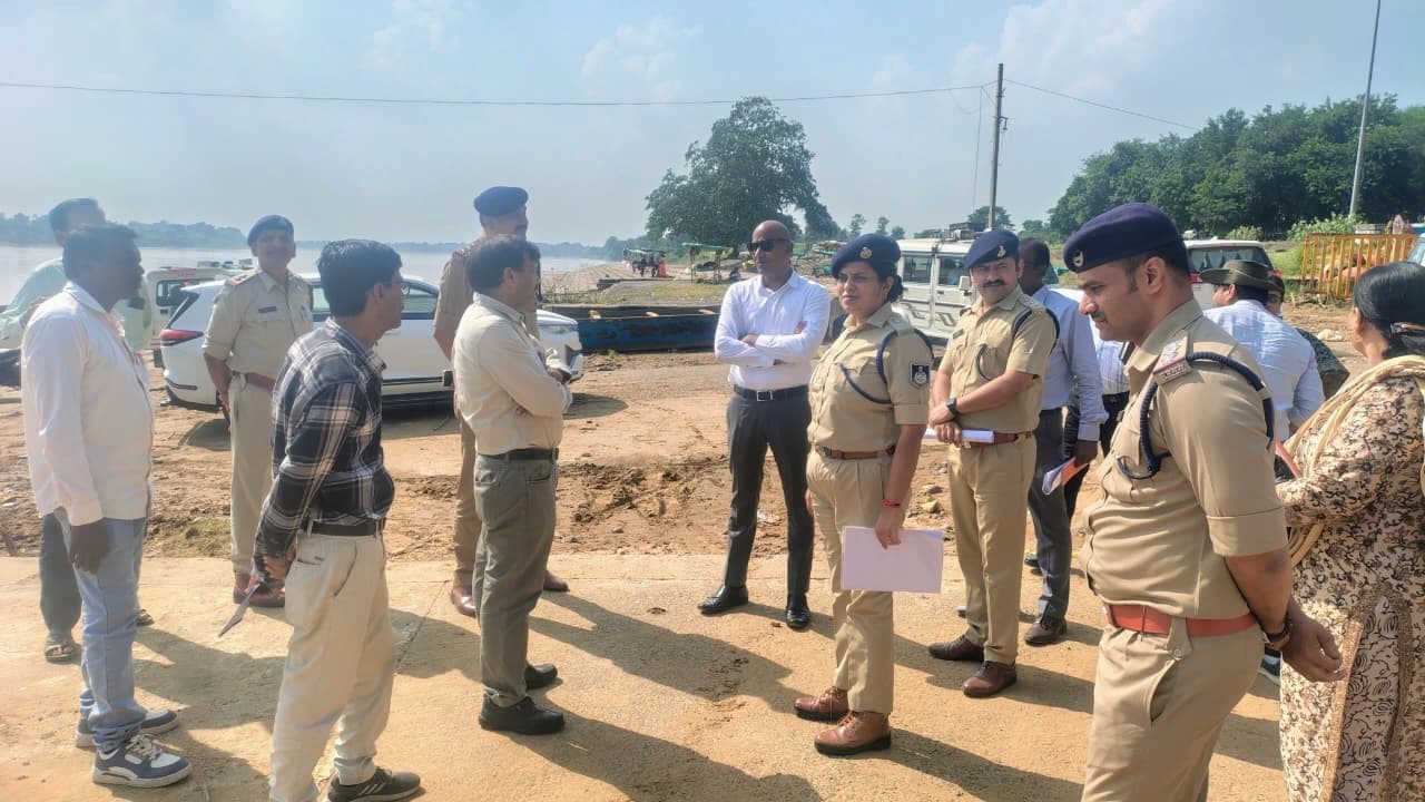 कलेक्टर-एसपी ने नवरात्रि व्यवस्थाओं पर की बैठक