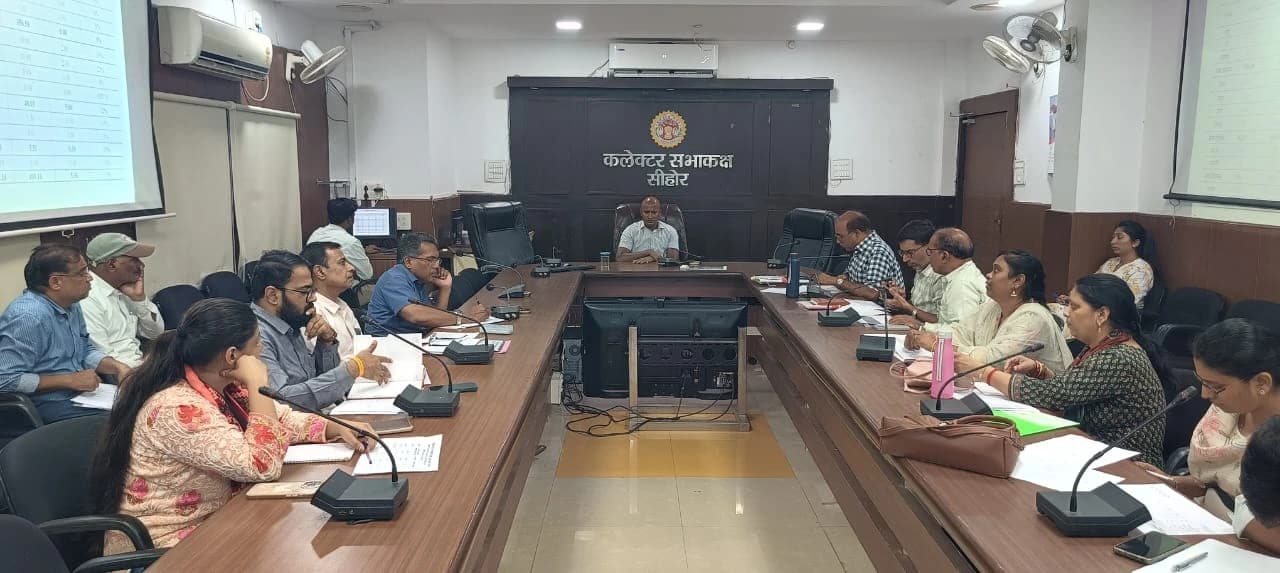 खाद-बीज की उपलब्धता और खाद्य पदार्थों की गुणवत्ता पर कलेक्टर ने कसा शिकंजा