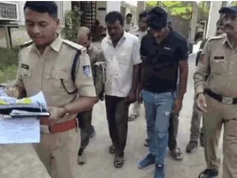 उज्जैन में 2 करोड़ का स्क्रैप जब्त, 5 गिरफ्तार