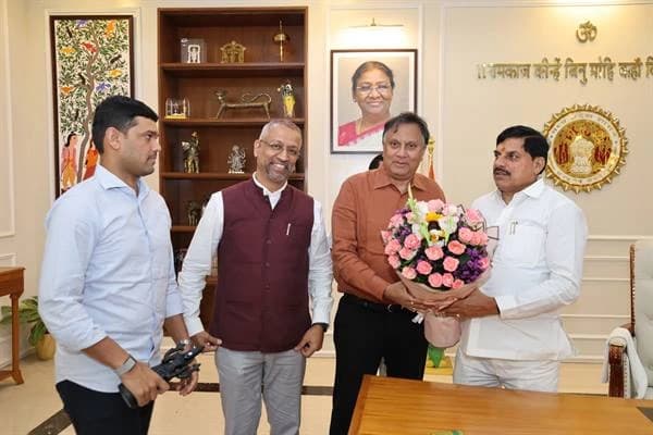 मुख्यमंत्री मोहन यादव को नागदा बॉयो रिफायनरी संयंत्र और गांधीसागर पम्प्ड स्टोरेज परियोजना की प्रगति से अवगत कराया गया