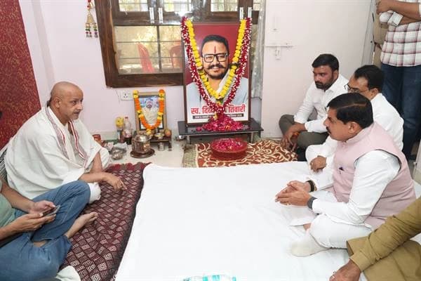 मुख्यमंत्री ने युवा अधिवक्ता दिव्यऋषि तिवारी के निधन पर शोक जताया