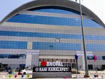 यात्रियों को RKMP पर यूरिनल के लिए ₹5 देना पड़ा, बढ़ी असुविधा