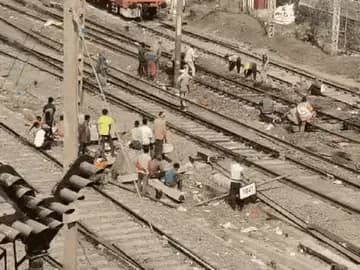 निर्माण कार्यों से भोपाल मंडल की 22 ट्रेनें निरस्त, 23 के रूट बदले
