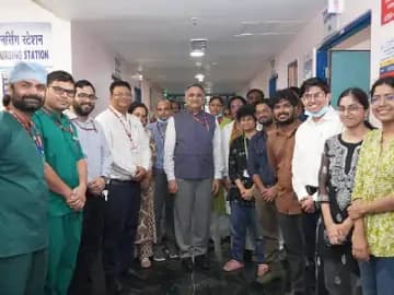 शिशु के कानों में सफल कॉक्लियर इम्प्लांट