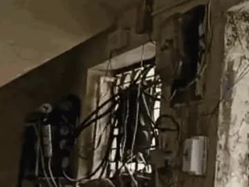 सरकारी कार्यालय में कर्मचारी ने चार्ज की इलेक्ट्रिक बाइक, शॉर्ट सर्किट का डर
