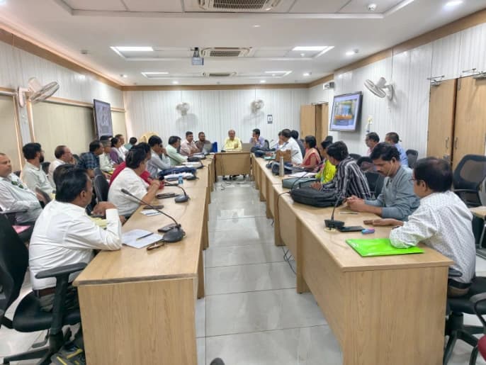 दमोह में CM हेल्पलाइन शिकायतों पर कार्रवाई तेज, ए-ग्रेड के लिए तत्परता के निर्देश