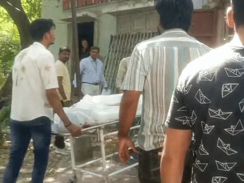 इंदौर में 20 साल की पोती ने सिर पर क्रिकेट बैट से हमला कर 75 साल के दादा की हत्या कर दी