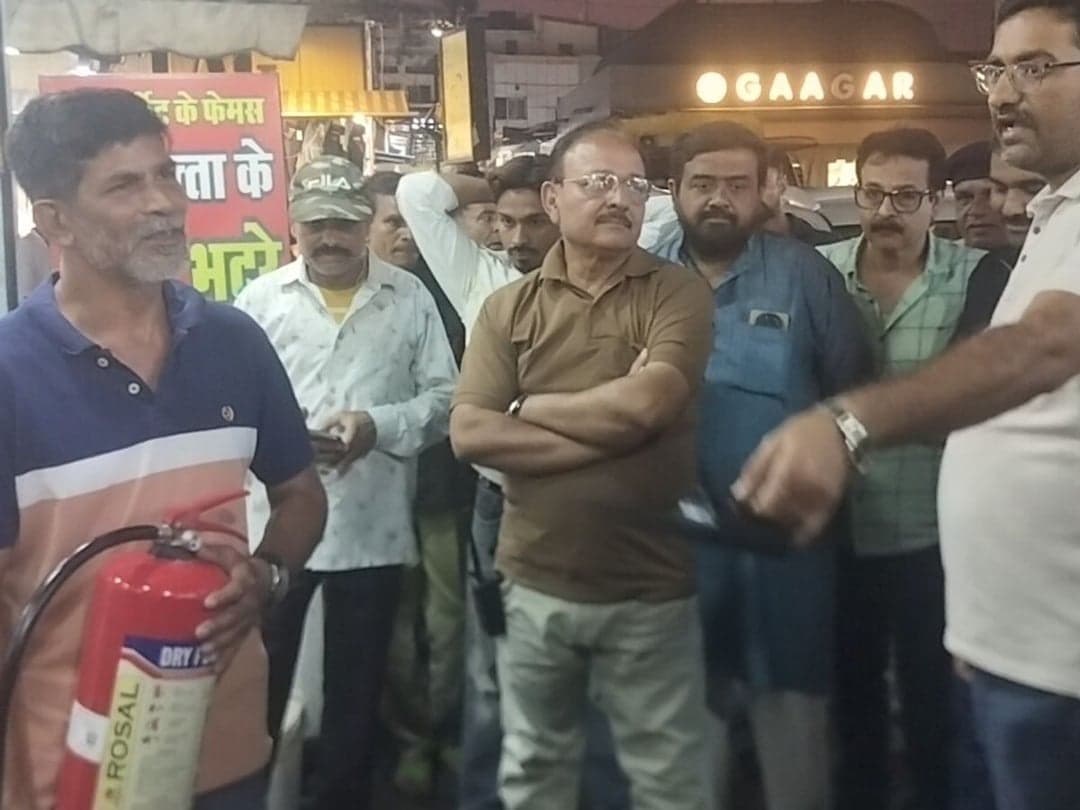 भोपाल न्यू मार्केट आगजनी: दुकान संचालक पर एफआईआर दर्ज, कपड़ों से भड़की थी आग