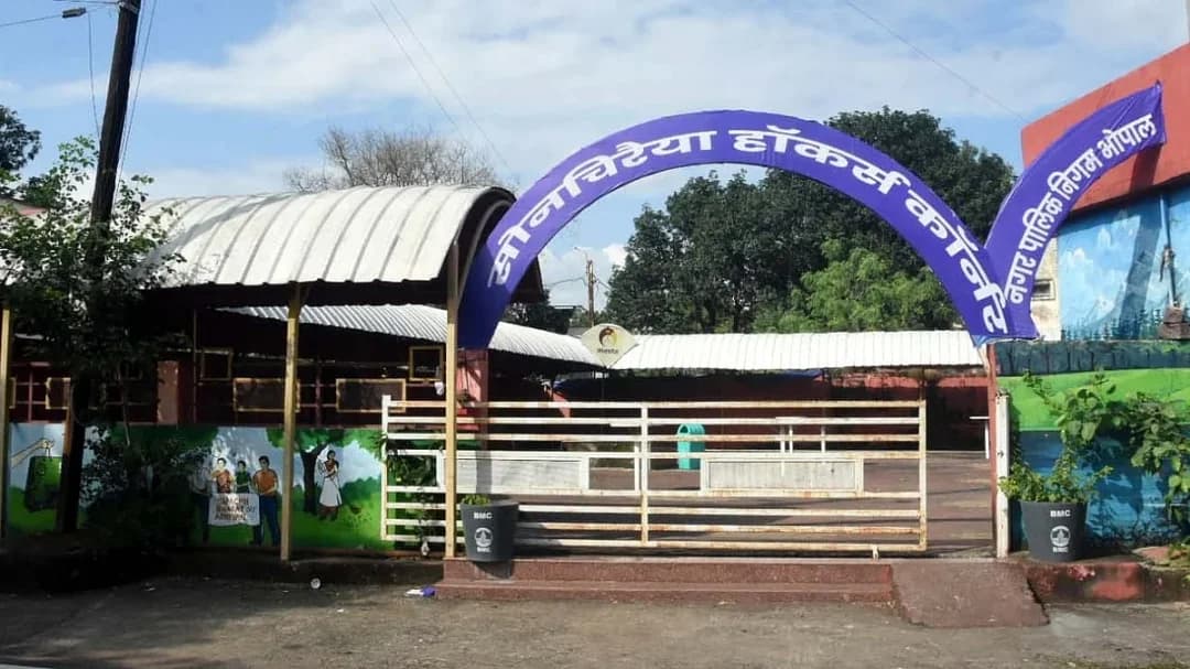 नगर निगम की निविदा रद्द, विवाद बढ़ा