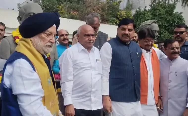 पुरी ने मध्य प्रदेश राज्यसभा उपचुनाव के लिए भरा पर्चा