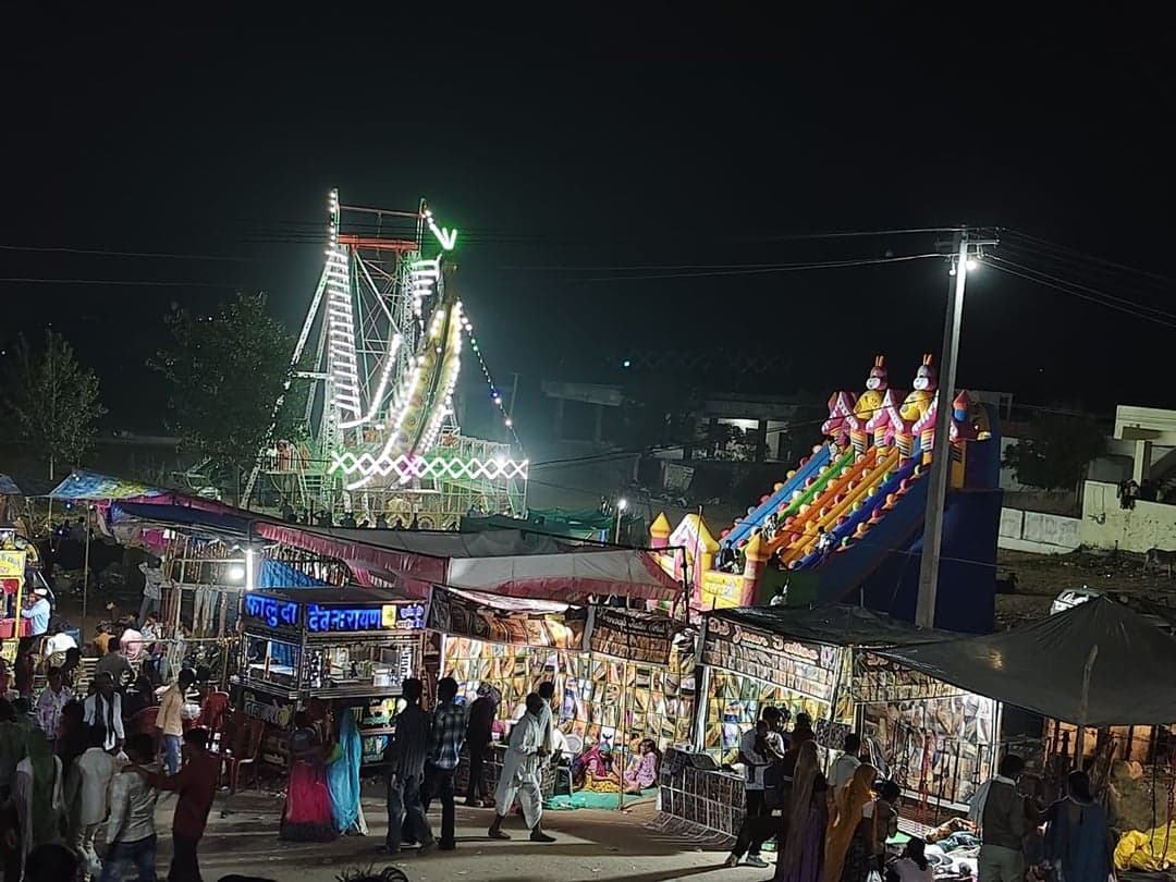 धनोप माताजी मंदिर में अष्टमी मेले में उमड़े हजारों श्रद्धालु, रातभर खुले रहे मंदिर के द्वार