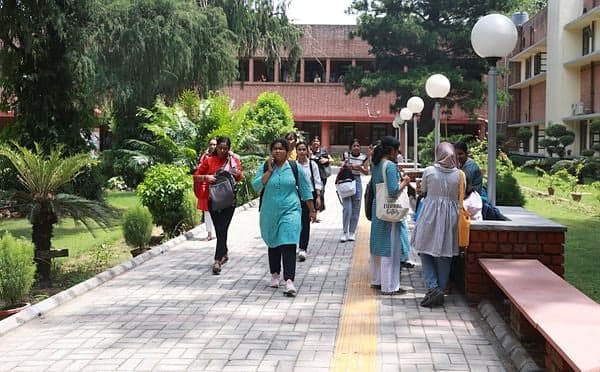 एफवाईयूपी के कारण छात्रों को पीजी में प्रवेश नहीं, नीतिगत भ्रम पर अदालत पहुंचे