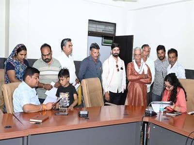 प्रभारी कलेक्टर के निर्देश पर हुईं जनसुनवाई