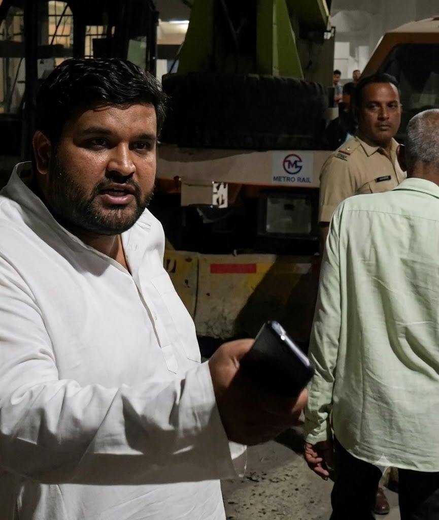 विधायक ने रोकी मेट्रो की एंट्री, कब्रिस्तान की जमीन पर काम करने पहुंची टीम को भगाया