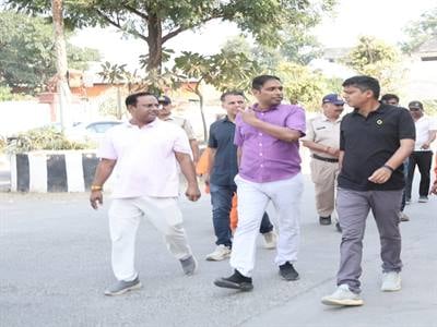 आगामी सिंहस्थ 2028 के लिए मार्ग चौड़ीकरण और पार्किंग व्यवस्था का जायजा लेने पहुंचे अधिकारी