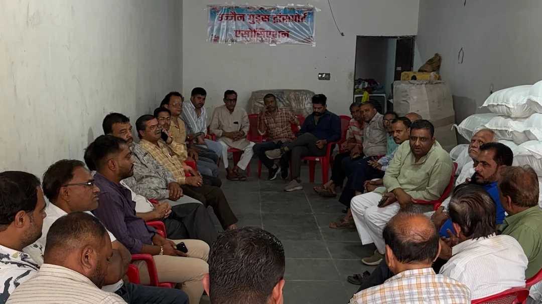 लालपुर ट्रांसपोर्ट नगर प्रस्ताव का ट्रांसपोर्टरों ने किया विरोध