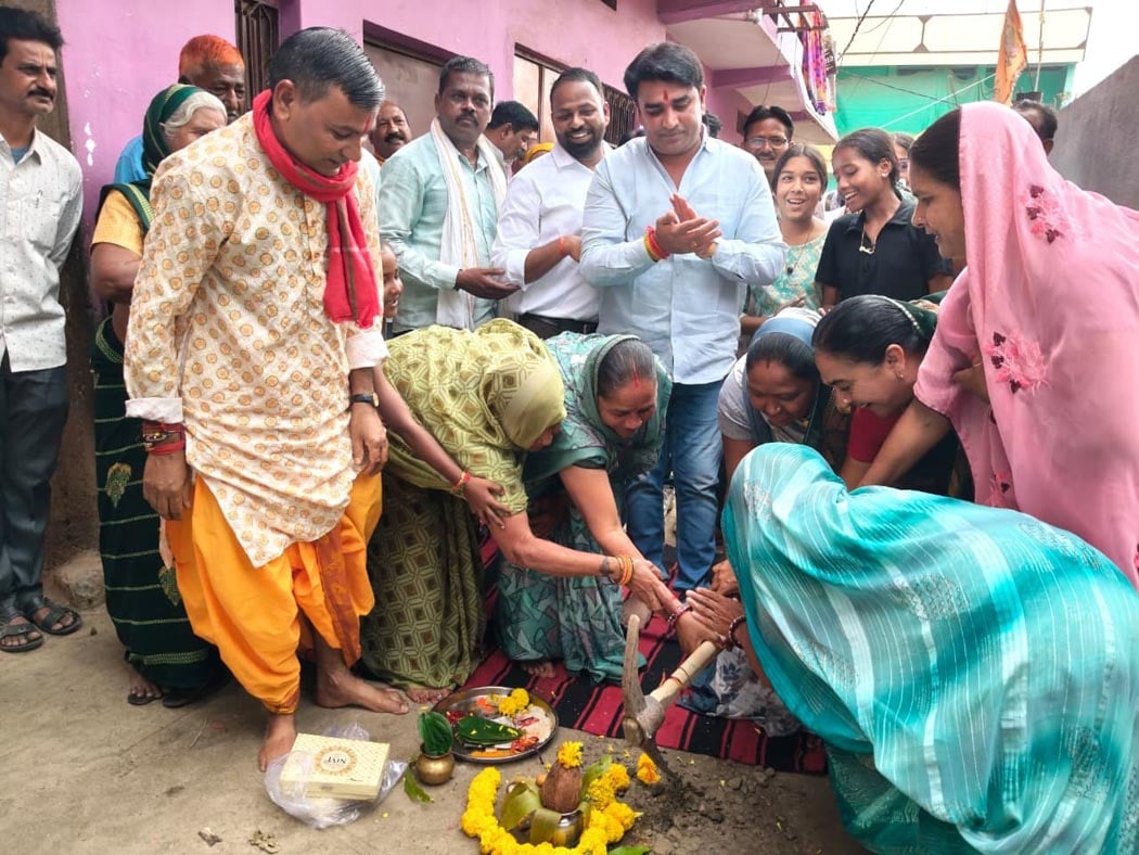नगर पालिका अध्यक्ष प्रिंस राठौर ने मंडी क्षेत्र में 50 लाख की सड़कों का किया भूमि पूजन