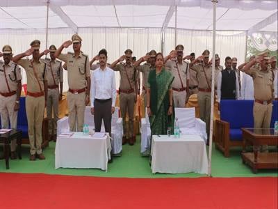 बुरहानपुर पुलिस लाइन में शहीदों को दी गई श्रद्धांजलि