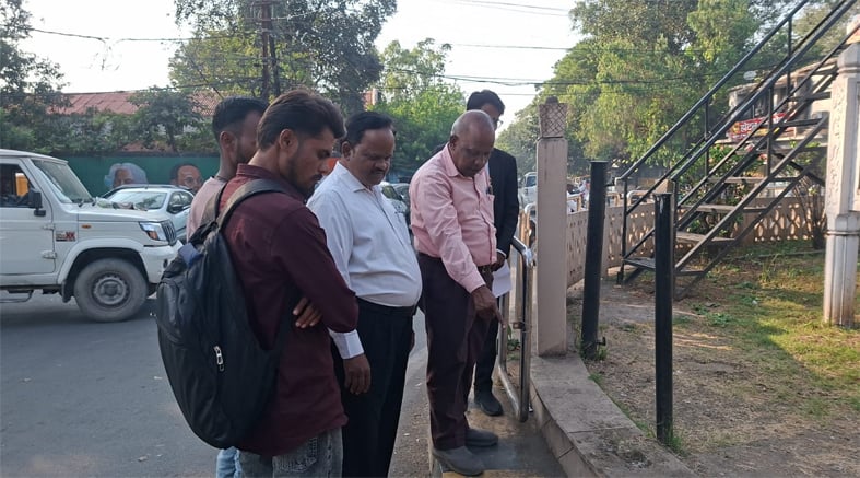 जबलपुर: प्रतिमा स्थल की ग्रिल टूटी, गेट गायब